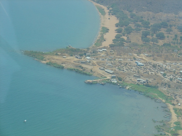 Widok z samolotu na port w Nsumbu